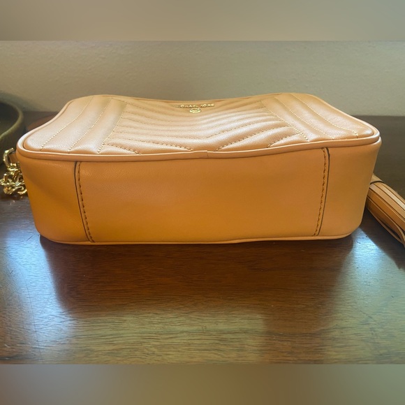 Michael Kors NWT Quilted Leather Camera Bag - Picture 8 of 16